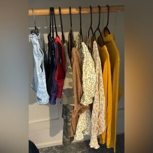 Women’s Bundle of Clothes Size M (American Eagle, Pink, Nike…) 10 item bundle